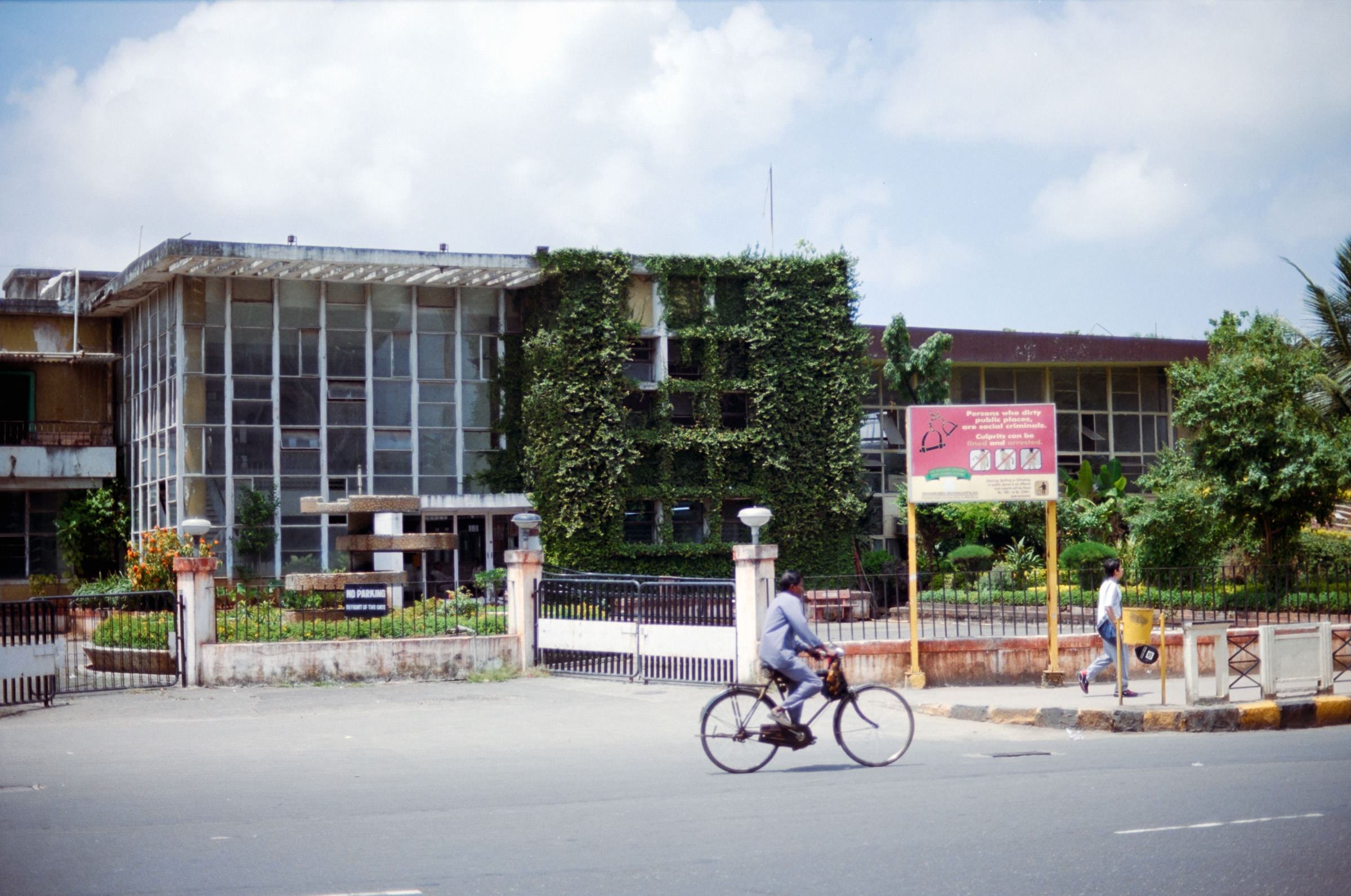 AHP F2004 09 002 sc250526 img33 NLP